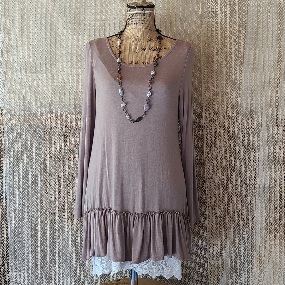 Tunic w Layered Lace Hem by JODIFUL Size Medium
